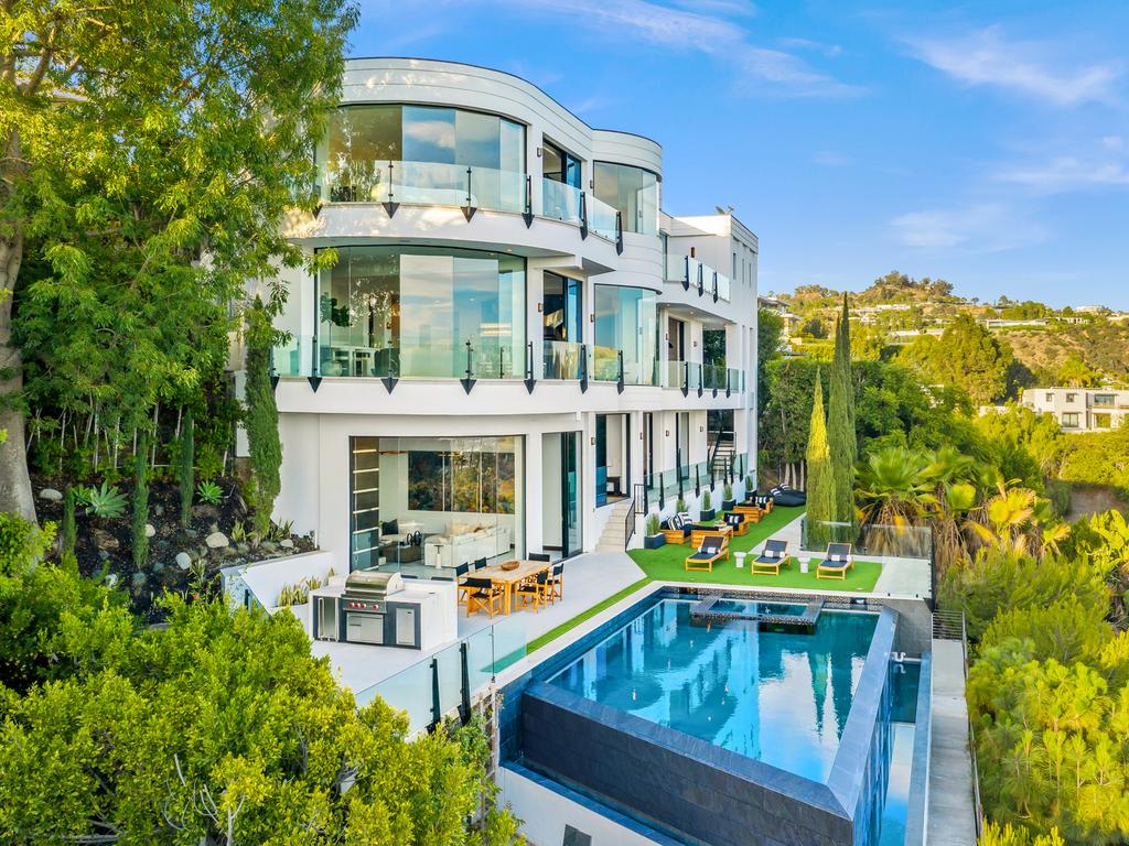 Inside Sean 'Diddy' Combs long-time LA bachelor mansion - realestate.com.au