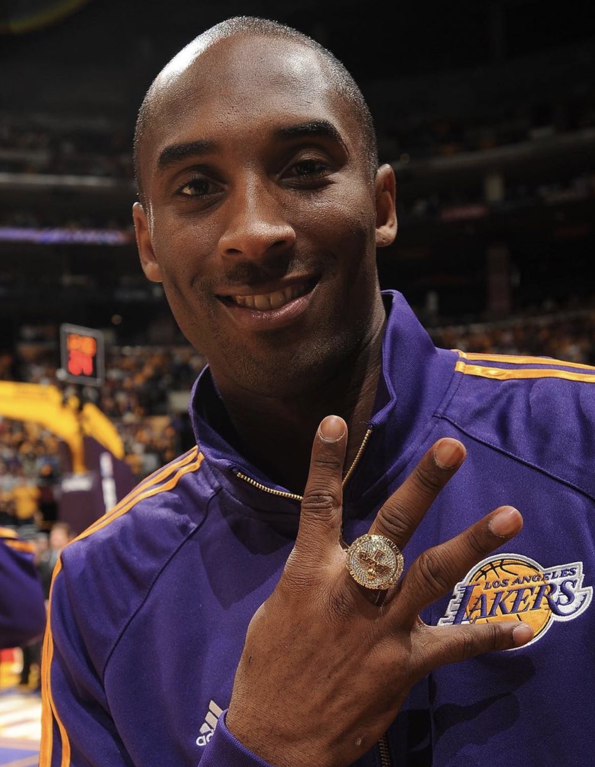 Kobe Highlights & Motivation on X: 13 years ago today (2009): Kobe Bryant received his 4th Lakers championship ring. / X - radiozona.com.ar