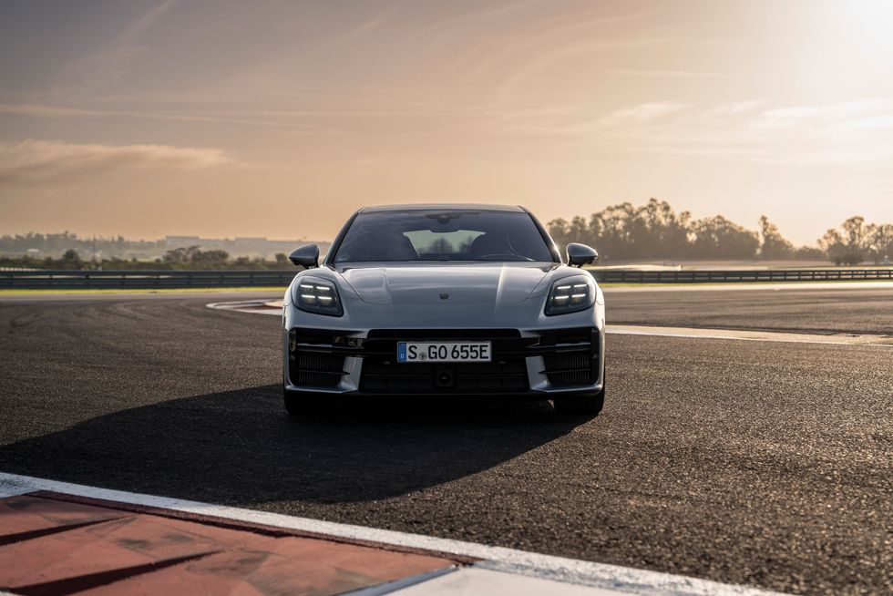 2025 porsche panamera turbo e hybrid