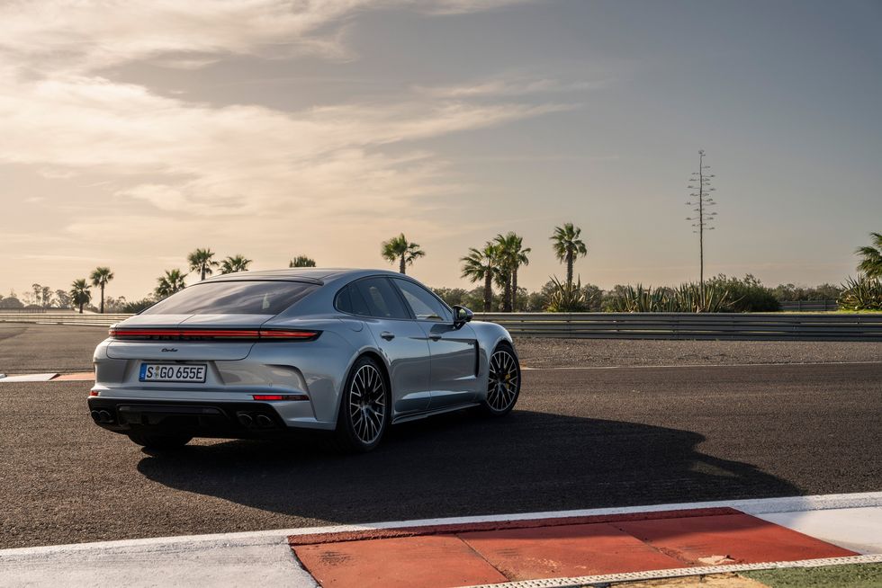 2025 porsche panamera turbo e hybrid