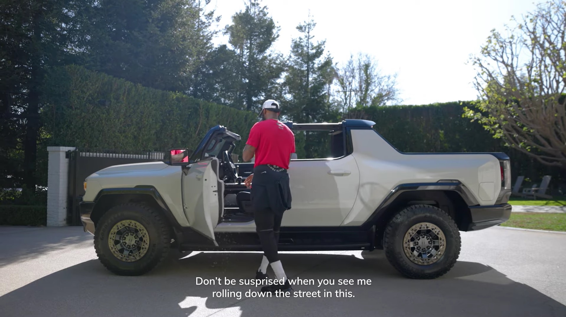 LeBron James Is Taller Than a 2022 GMC Hummer EV Pickup Truck -  autoevolution