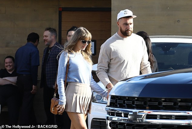 She further accessorized the look with a chic brown Joseph Duclos bag and black sunglasses