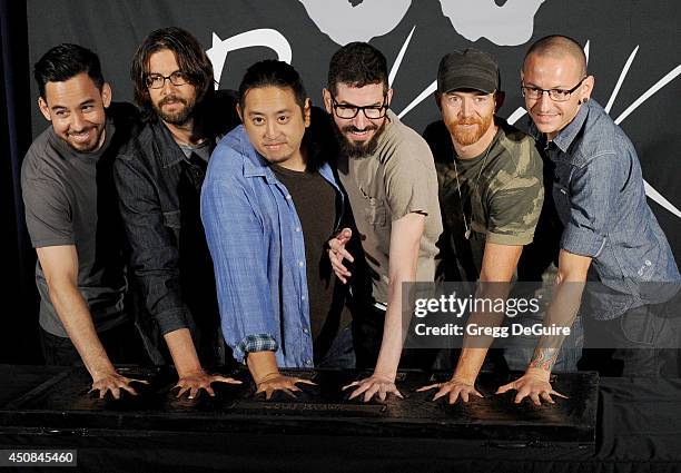 Guitarist Brad Delson attends Linkin Park's induction into the... News  Photo - Getty Images