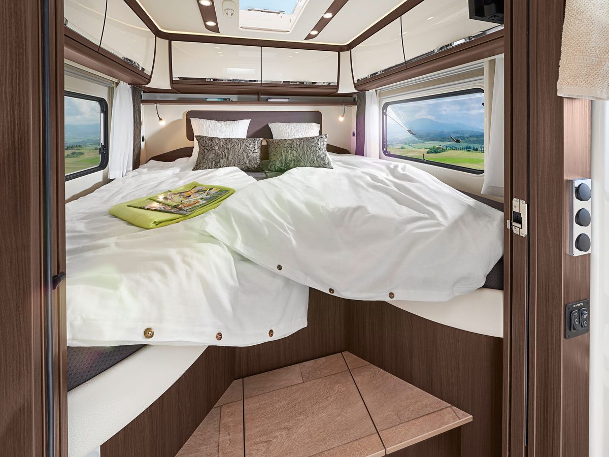 Luxury RV can carry a smart car inside its garage - Curbed